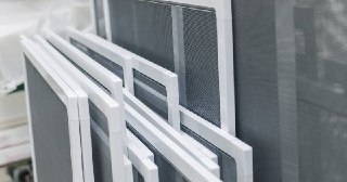 Москитные сетки на пластиковые окна Таганрог купить по цене от 937 руб.